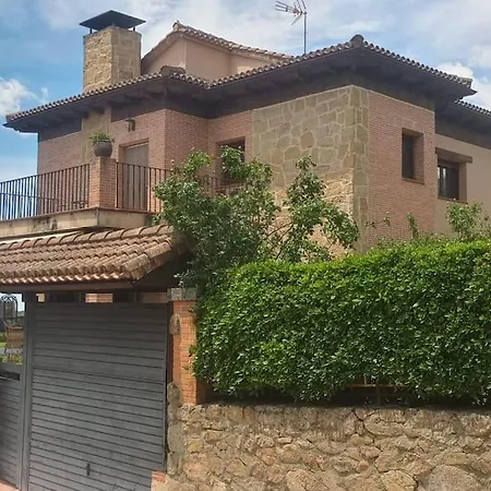 Villa Juan La Adrada